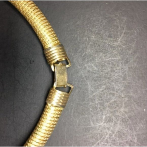 Short Coil Necklace Gold Flat Back Rounded Dots Retro BoHo Vintage Mod Soft Girl - Picture 4 of 5